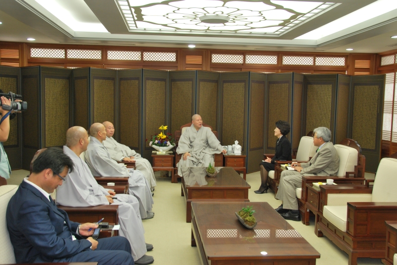2010.10.11_진수희 보건복지부장관 예방 (2)